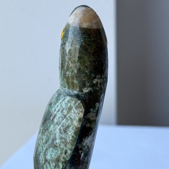 Green Parrot Bird Perched on Amethyst Crystal Stone Figurine Gemstone 4 1/2" - Picture 8 of 10